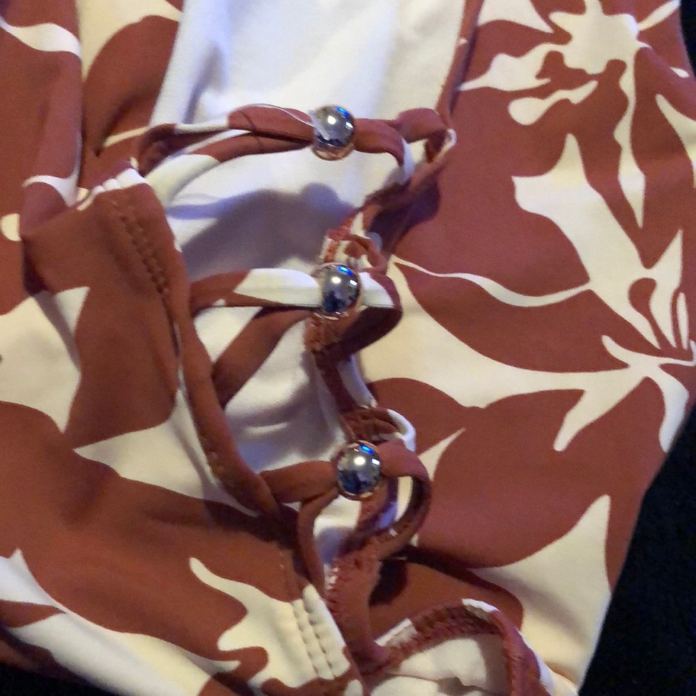 Bathing suit - Picture 3 of 3